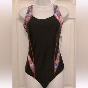 Attracosports Women’s Sport Swimsuit Size Small UPF50
